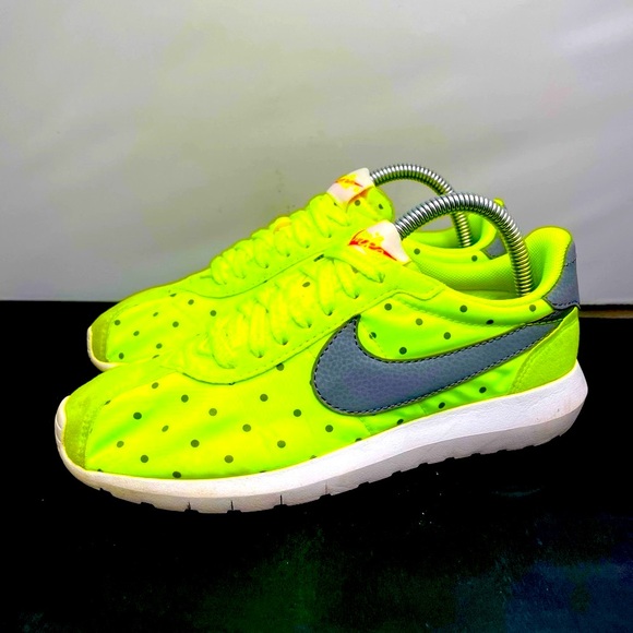 Nike Running Rare Yellow Dots Lifestyle Shoes Womens Size 7 Light Use Fast Ship - Picture 2 of 12
